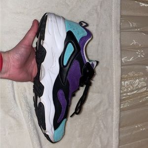 ile ray tracer sneaker. Purple, black and teal. Size 7. Worn five times